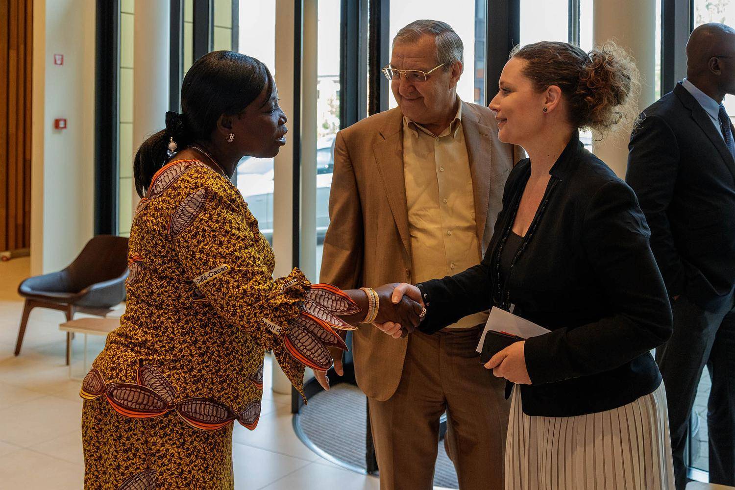 Visit Cocoa Farmers Wieze - Greeting Scene
