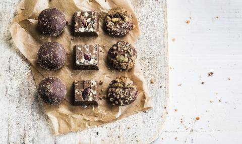 Deliciously Organic with 100% organic ingredients, made by Johanna Le Pape, healthy pastry chef