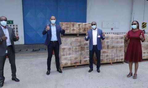 Joining forces with Unilever to distribute 10’000 pieces of soap to cocoa farmer communities in Côte d'Ivoire