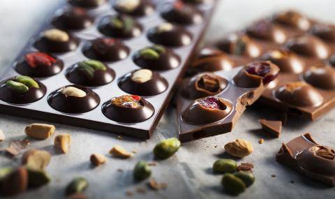 Chocolat Tablet with nuts and berries