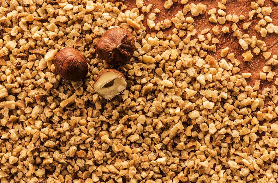 Caramelized hazelnuts