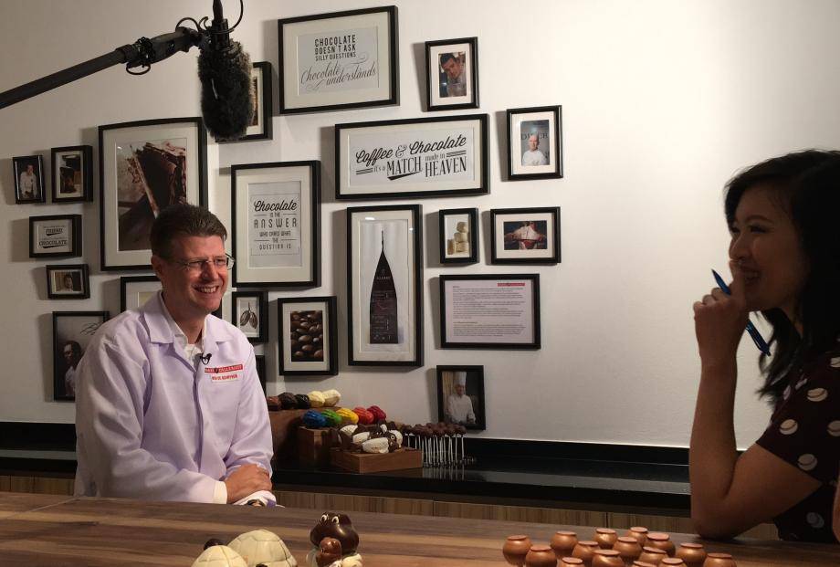 Journalist interviewing Ben De Schryver