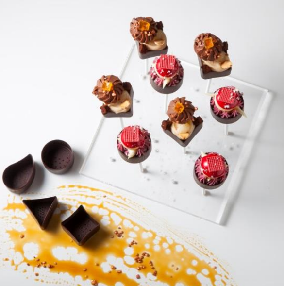 Mona Lisa Decorations