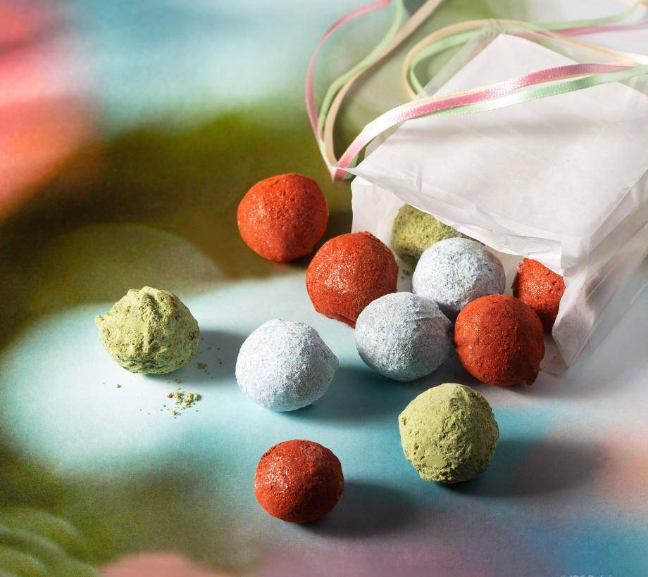 Chocolate truffles, powder Barry Callebaut