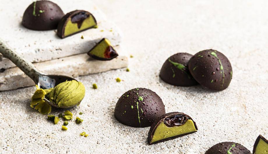 Dairy-free pistachio praline